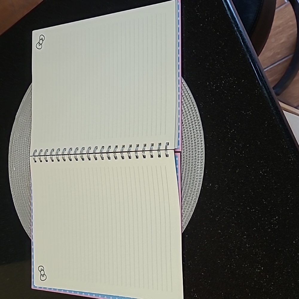 Hello Kitty Spiral Notebook - Picture 4 of 4